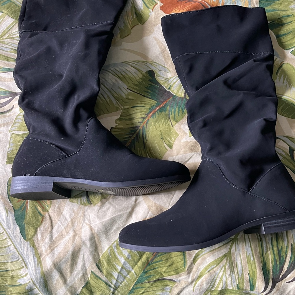 Black boots Brand New never worn - Picture 2 of 3